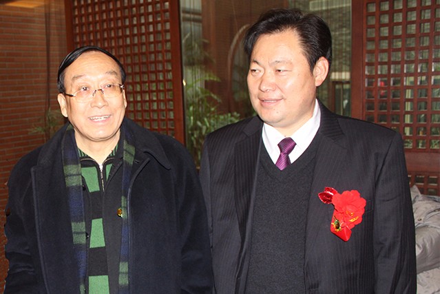 中國老齡事業(yè)基金會會長、民政部原副部長李寶庫與貴友集團(tuán)董事局主席張金洲合影